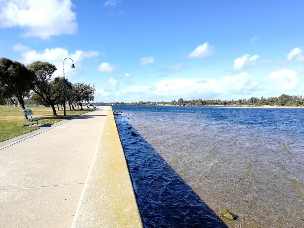 Banjo Paterson Motor Inn Lakes Entrance Eksteriør billede