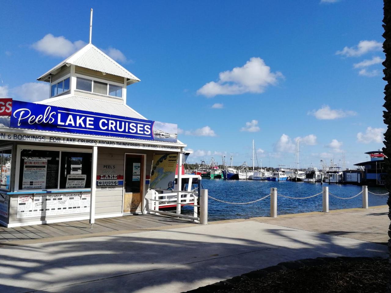 Banjo Paterson Motor Inn Lakes Entrance Eksteriør billede